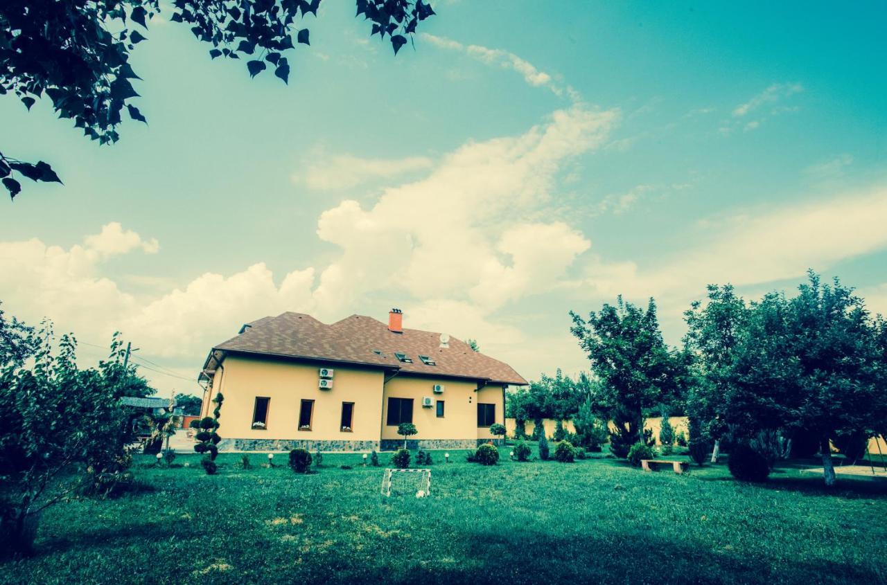 Sunrise Boutique Hotel Běrehovo Exteriér fotografie